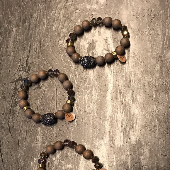 Bracelets. - Picture 4 of 4